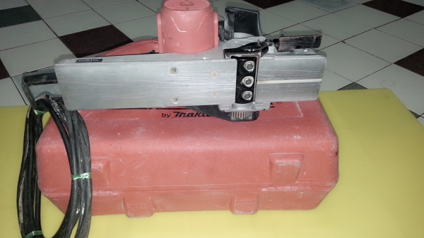 ขายกบไฟฟ้าหน้า3ยี่ห้อmaktecสภาพดีมากๆมีกล่องเก็บเรียบร้อยของแท้ๆ(750W) ขายกบไฟฟ้าหน้า3ยี่ห้อmaktecสภาพดีมากๆมีกล่องเก็บเรียบร้อยของแท้ๆ(750W)