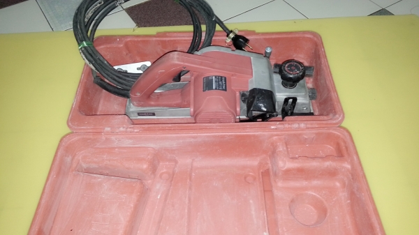 ขายกบไฟฟ้าหน้า3ยี่ห้อmaktecสภาพดีมากๆมีกล่องเก็บเรียบร้อยของแท้ๆ(750W) ขายกบไฟฟ้าหน้า3ยี่ห้อmaktecสภาพดีมากๆมีกล่องเก็บเรียบร้อยของแท้ๆ(750W)