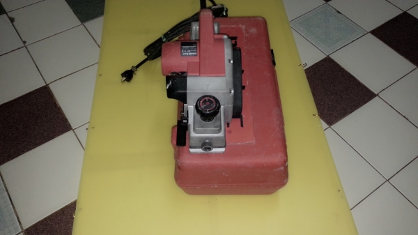 ขายกบไฟฟ้าหน้า3ยี่ห้อmaktecสภาพดีมากๆมีกล่องเก็บเรียบร้อยของแท้ๆ(750W) ขายกบไฟฟ้าหน้า3ยี่ห้อmaktecสภาพดีมากๆมีกล่องเก็บเรียบร้อยของแท้ๆ(750W)