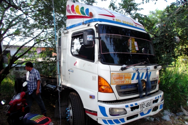 ขายด่วนรถสิบล้อFLMAGAราคา995000ปี47เครือง220แรงม้า