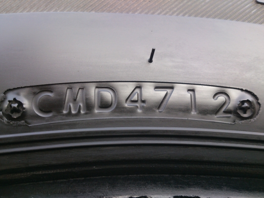 ขายยาง บริสโตร์ 265/65R17 ยางสัปดาห์ที่47 ปี12 ดอกยางนิ่มลึกเท่ากันใช้งานน้อยไม่แตกลายสภาพยาง95\% (ไม่มีปะ) จำนวน 1 ชุด