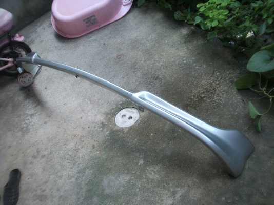 ชายหน้าหลัง ยาริส