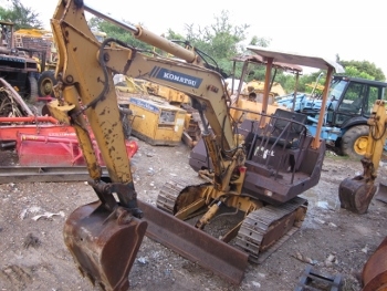 ขาย- รถขุด รถแบคโฮ ขนาดเล็ก KOMATSU PC10 -5 เครื่อง 3 สูบ สภาพพร้อมใช้งาน มือสองเก่าญี่ปุ่น