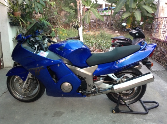 ขาย(แลก-เทิร์น) CBR1100XX ปี2000 หัวฉีด สเป็คเมกา ทะเบียนแท้ สมอ รถสมบรูณ์มากเครื่องฟิตๆสภาพสวยๆพร้อมออกทริปหนาวนี้
