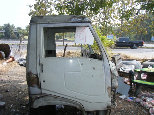 หัวเก๋งHINO FC120ซุปเปอร์เสี่ย(ตามสภาพ) ส่งได้ครับราคาสุดท้ายก่อนทำสี (25,000)