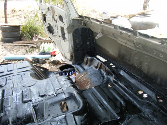 หัวเก๋งHINO FC120ซุปเปอร์เสี่ย(ตามสภาพ) ส่งได้ครับราคาสุดท้ายก่อนทำสี (25,000)