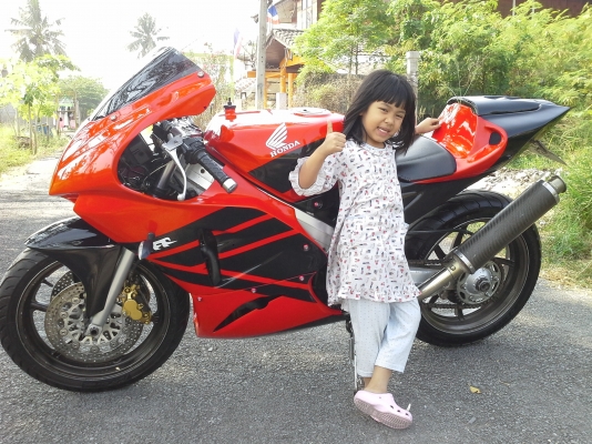 ขาย HONDA VFR NC30 ทะเบียนแท้กรุงเทพ พร้อมโอนสภาพสวย ยางใหม่ สีใหม่