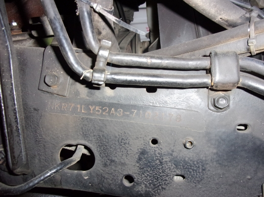 ขาย 6ล้อ อีซูซุ NPR 130 แรง ยาว 4.30 ปี 2006 สภาพสวยเดิมเครื่องดี พร้อมใช้งาน ชมก่อนได้ครับ สนใจติดต่อ 081-9425443