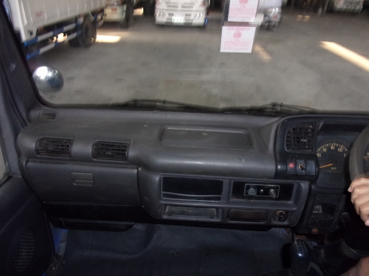 ขาย 6ล้อ อีซูซุ NPR 130 แรง ยาว 4.30 ปี 2006 สภาพสวยเดิมเครื่องดี พร้อมใช้งาน ชมก่อนได้ครับ สนใจติดต่อ 081-9425443