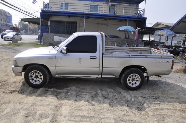ขาย toyota mighty-x yn-80 เบนซิล+lpg ลงเล่มแล้ว