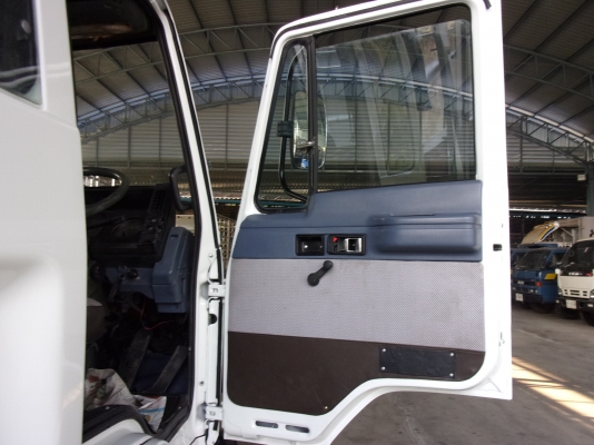 ขาย 6ล้อ อีซูซุ FRR ประกอบ 175 แรง ยาว 6.10 ปี1998 สภาพสวยเดิมเครื่องดี พร้อมใช้งาน ชมก่อนได้ครับ สนใจติดต่อ 081-9425443