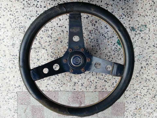 พวงมาลัย อิตาลี่ แท้ พร้อมแท่นเสียบรู้ พร้อมส่ง EMF ถอดจาก BMW E30