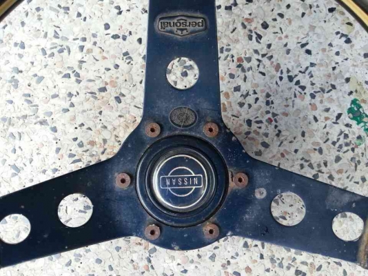 พวงมาลัย อิตาลี่ แท้ พร้อมแท่นเสียบรู้ พร้อมส่ง EMF ถอดจาก BMW E30