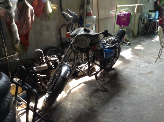 ขาย HONDA MAGNA 750cc เครื่องพัง ทะเบียนแท้โอนขนส่ง พร้อมชุดโอนภาษีเต็ม 27.มิถุนายน.57 สนใจเอาไปปั่นต่อได้เลยครับ