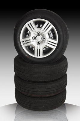 ล้อเก๋ง15ป้ายแดง พร้อมยาง175 65 15