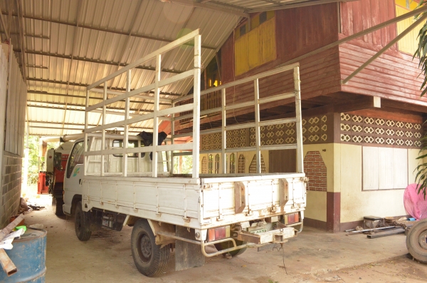 รถบรรทุกสี่ล้อกลาง ขายแล้ว 250,000 รถบรรทุกสี่ล้อกลาง ขายแล้ว 250,000