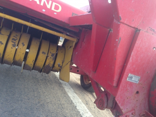 ขายเครื่องอัดฟางยี่ห้อ NEWHOLLAND รุ่น 272 ใช้งานดีแต่ไม่ค่อยได้ใช้งาน สภาพสวยพร้อมใช้งาน ราคา 98000 บาท คุยกันได้ครับ สนใจติดต่อ คุณชัยยา สตึก โทร 081-9972972 089-8451778