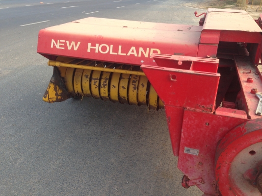 ขายเครื่องอัดฟางยี่ห้อ NEWHOLLAND รุ่น 272 ใช้งานดีแต่ไม่ค่อยได้ใช้งาน สภาพสวยพร้อมใช้งาน ราคา 98000 บาท คุยกันได้ครับ สนใจติดต่อ คุณชัยยา สตึก โทร 081-9972972 089-8451778