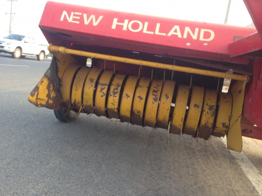 ขายเครื่องอัดฟางยี่ห้อ NEWHOLLAND รุ่น 272 ใช้งานดีแต่ไม่ค่อยได้ใช้งาน สภาพสวยพร้อมใช้งาน ราคา 98000 บาท คุยกันได้ครับ สนใจติดต่อ คุณชัยยา สตึก โทร 081-9972972 089-8451778