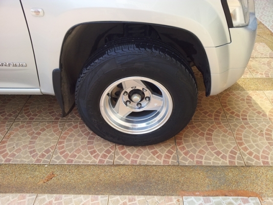 ขายล้อ 15/6รู พร้อมยางของถูกๆๆ 1 คู่