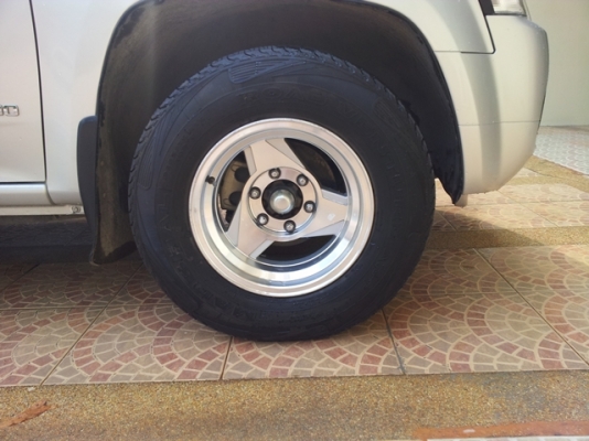 ขายล้อ 15/6รู พร้อมยางของถูกๆๆ 1 คู่