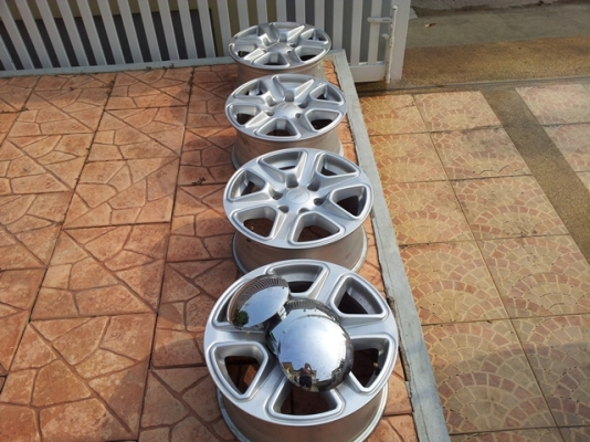 ขายล้อ ford ขอบ17กว้าง8 ถูกกกก