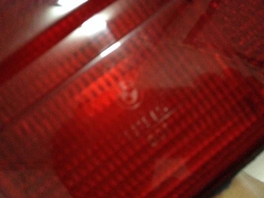 ขายไฟท้าย bmw e30 แท้ ไฟ2ชั้น 1คู่ สภาพดี ราคา2300บาท โทร0875077464โส กทม