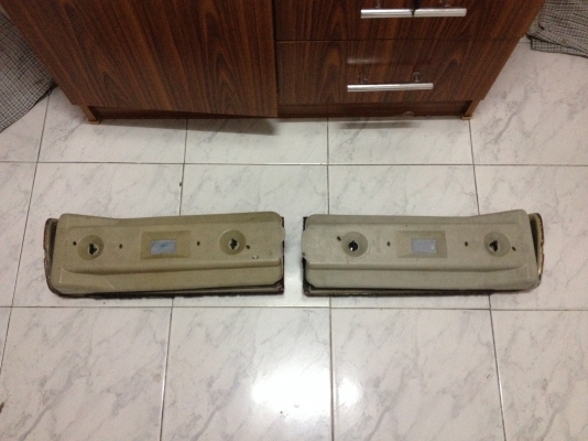 ขายไฟท้าย bmw e30 แท้ ไฟ2ชั้น 1คู่ สภาพดี ราคา2300บาท โทร0875077464โส กทม