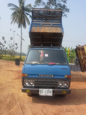 ขายรถบรรทุกหกล้อไอ้หนุ่มทางหลวงราคาไม่แพง 285000