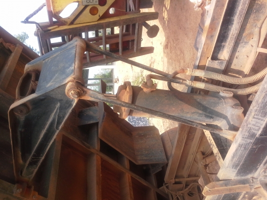 ขายรถบรรทุกหกล้อไอ้หนุ่มทางหลวงราคาไม่แพง 285000