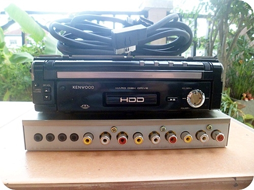 KENWOOD HDX 710  -darddiskในตัว  20 gb- Memmorystick -TVturner  -AV -monitor touchscreen-Navigator-Gps   ราคา 3,900 บาท สภาพใหม่กริ๊บๆๆเกิน 95\%