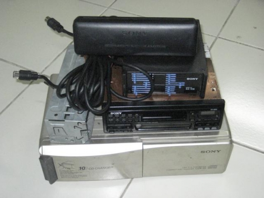 SONY รุ่น XR-U800 ตัวท็อป+ CD Changer 10 แผ่น พร้อม Maxgazine รุ่น CDX-51