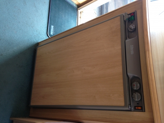 Caravan RV รถบ้านนำเข้าพร้อมอยู่รับรถได้ทันที Caravan RV รถบ้านนำเข้าพร้อมอยู่รับรถได้ทันที