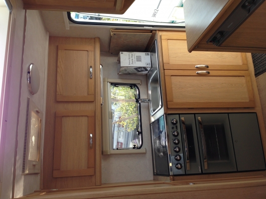 Caravan RV รถบ้านนำเข้าพร้อมอยู่รับรถได้ทันที Caravan RV รถบ้านนำเข้าพร้อมอยู่รับรถได้ทันที