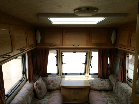 Caravan RV รถบ้านนำเข้าพร้อมอยู่รับรถได้ทันที Caravan RV รถบ้านนำเข้าพร้อมอยู่รับรถได้ทันที