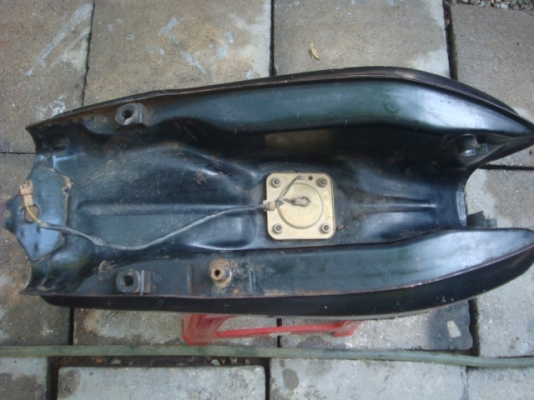 ถังน้ำมันWING125 สภาพสวยเดิมมีเกจ์น้ำมัน/ฝาถังพร้อม ถังน้ำมันWING125 สภาพสวยเดิมมีเกจ์น้ำมัน/ฝาถังพร้อม