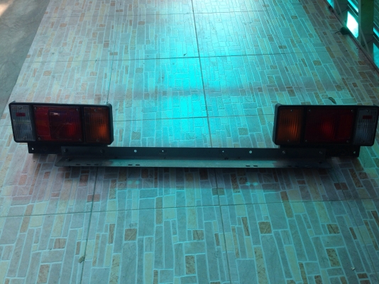 ไฟท้ายรถ6ล้อ NQR/NPRแท้