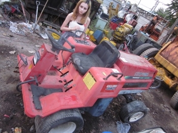 ขาย- รถตัดหญ้า ได้ทั้งสนามกอล์ฟ หรือ ไร่ สวน เกษตร ต่างๆ ยี่ห้อ YANMAR: CDF 28 เครื่องยนต์ดีเซล