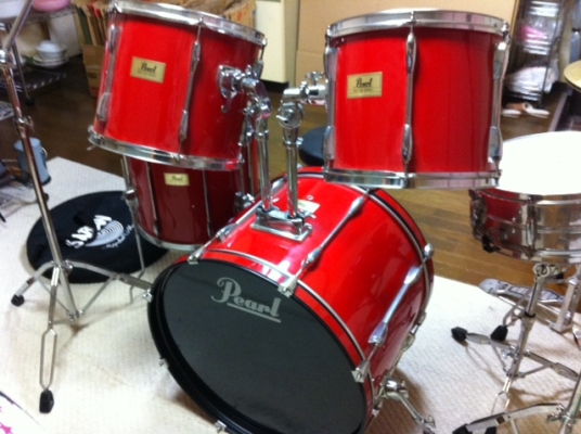 ขาย กลองชุด Pearl มือสองญี่ปุ่น สภาพดี ขาย กลองชุด Pearl มือสองญี่ปุ่น สภาพดี