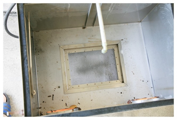 ขายตู้สแตนเลสสำหรับล้างชิ้นส่วน