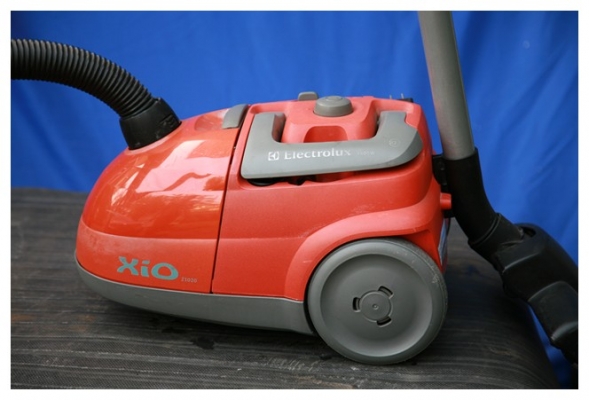 ขายเครื่องดูดฝุ่น ELECTROLUX รุ่น XIO 1400w -ขายเป็นอะไหล่