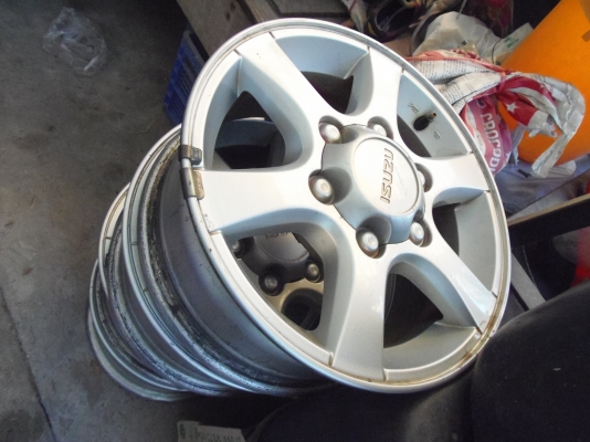 แมก D-MAX ขอบ 15  ลายหกก้าน  4 วง 5500 ของอยู่บางปู