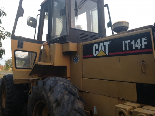 ขายรถตัก CAT รุ่น IT14F รถสวยสภาพพร้อมใช้งาน สนใจติดต่อ 081-9485494