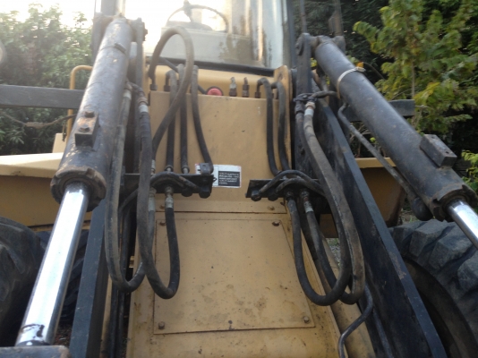 ขายรถตัก CAT รุ่น IT14F รถสวยสภาพพร้อมใช้งาน สนใจติดต่อ 081-9485494