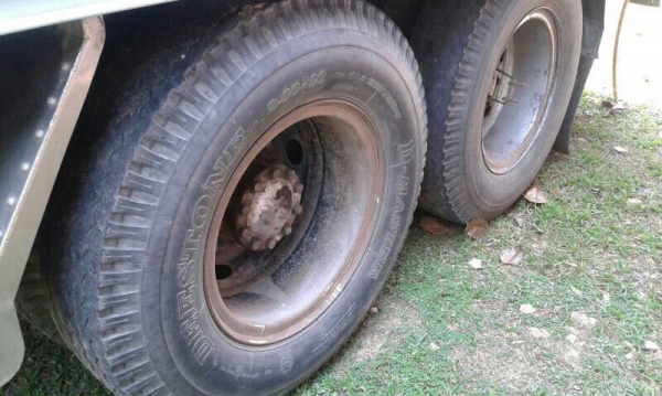 รถอีซูซุ 10 ล้อ ตู้เย็น  195 แรงม้า.  สนใจติดต่อ 081 - 6079515