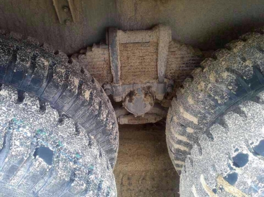 รถอีซูซุ 10 ล้อดั้ม 240 แรงม้า. สนใจติดต่อ 081 - 6079515