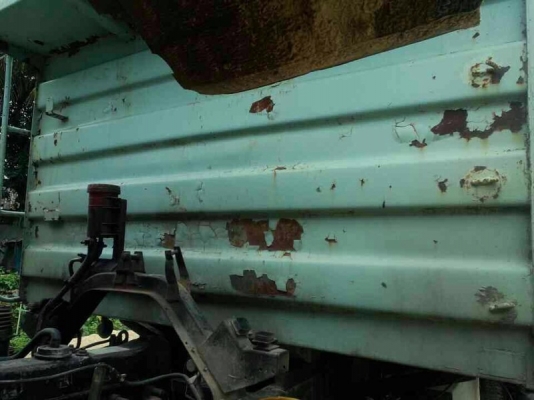 รถอีซูซุ 10 ล้อดั้ม 240 แรงม้า. สนใจติดต่อ 081 - 6079515