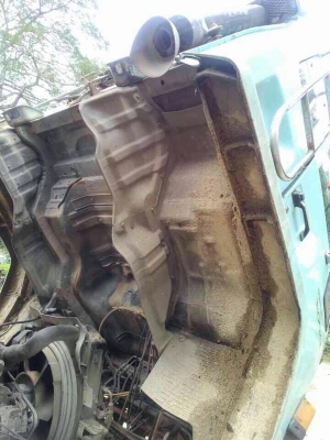 รถอีซูซุ 10 ล้อดั้ม 240 แรงม้า. สนใจติดต่อ 081 - 6079515