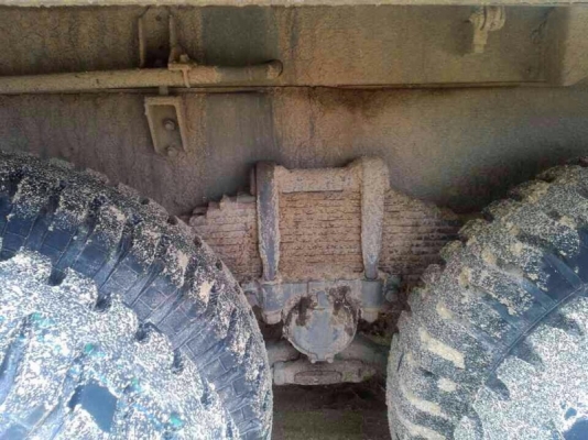 รถอีซูซุ 10 ล้อดั้ม 240 แรงม้า. สนใจติดต่อ 081 - 6079515