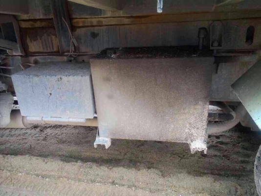 รถอีซูซุ 10 ล้อดั้ม 240 แรงม้า. สนใจติดต่อ 081 - 6079515